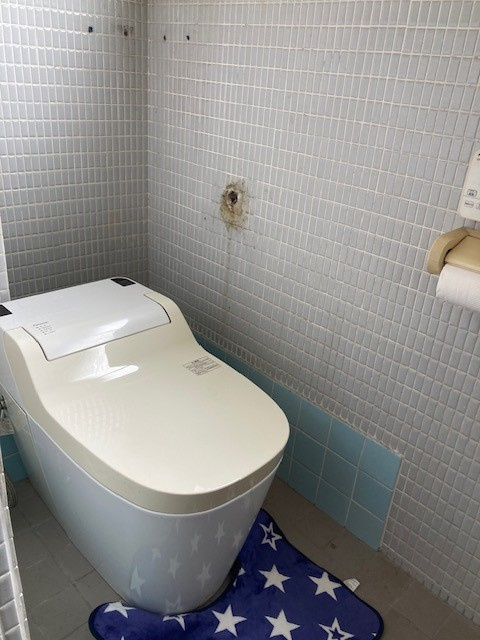 外装工事してます！　福井県鯖江市舟津町4丁目のトイレ|タンクレスタイプで、お手入れもスムーズです