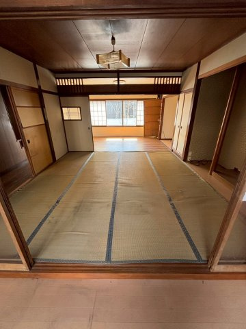外装工事してます！　福井県鯖江市舟津町4丁目の和室|2つの部屋を1つの大きな空間として広く使えます。大人数での集まりや、家具の配置換えにも柔軟に対応でき