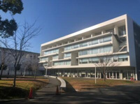 横浜市立大学まで2104m