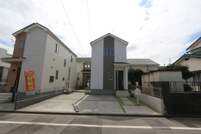 【Heartfull Town】小平市学園東町２丁目21番　新規３棟の外観|家事負担を軽減する食器洗乾燥機付きのキッチンです。