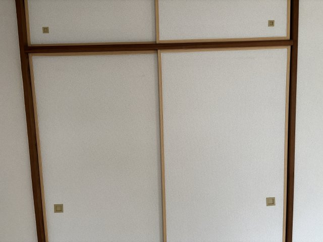 洋室６帖の押入です。天袋もございます♪