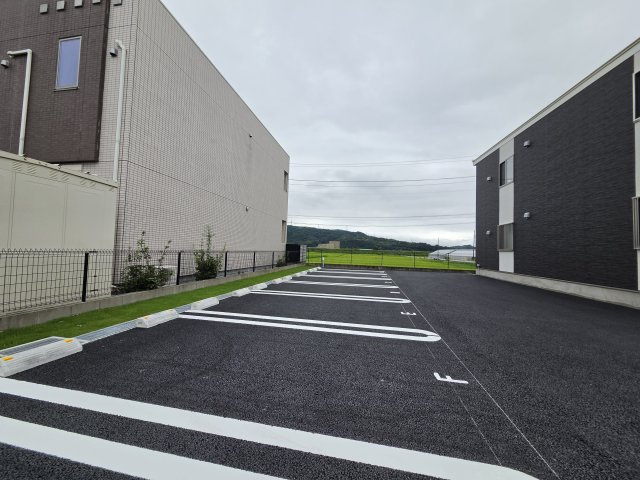 セリアージュの駐車場