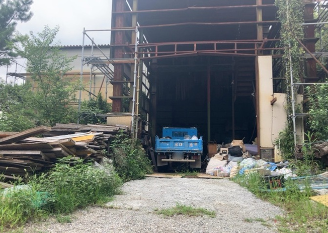 【外観】 | 家を建てる前提で土地を探している場合、地盤の丈夫さは譲れない条件の一つです。地盤が脆弱だと追加工事が必要となります。また、過去に地盤沈下や液状化現象を起こした土地は、できるだけ避けた方がいいでしょう。