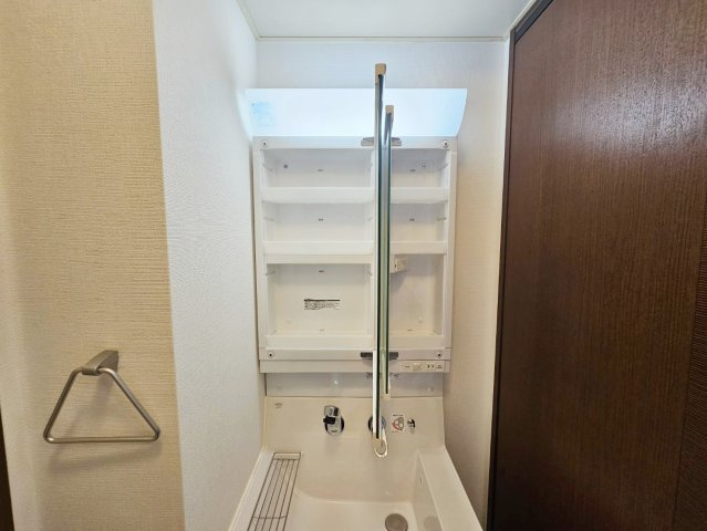 ビジューの独立洗面台