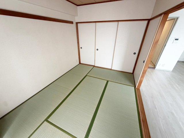 エスパシオ上新庄の和室