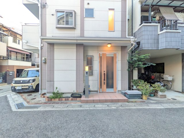 深江南町4丁目中古戸建のエントランス