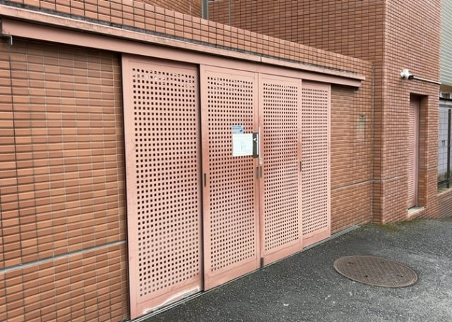 【設備】 | サウスフロンテージ町田参宮橋 | 共有部分は、住民なら誰もが使える設備のこと。例えば駐車場やエレベーター、インターネット設備、セキュリティ設備などがあります。他にも、マンションの廊下・外部階段やエントランス・ゴミ置き場などがあります。