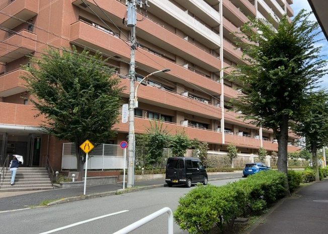 【外観】 | サウスフロンテージ町田参宮橋 | マンションの外観は非常に重要なポイントです！外観の善し悪しは資産価値に大きな影響を与えます。外観のいいマンションを購入することで、高値で売却がしやすく、買い手が見つかりやすいというメリットがあります。