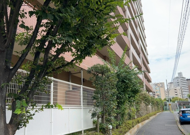 【内装】 | サウスフロンテージ町田参宮橋 | 共用部分は、一棟の建物に住む区分所有者全員が共同で所有するとし、共用部分の管理、補修などは、区分所有者で形成される管理組合が行います。個人の判断で勝手に変更することはできませんので覚えておきましょう。