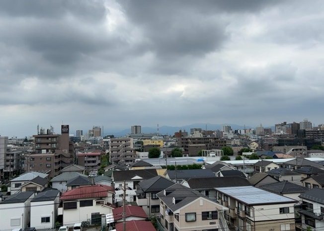 【展望】 | グリーンコーポ淵野辺 | 眺望の良さを楽しめるダイニングキッチンで家族団らんの時間を過ごしてはいかがでしょうか。バルコニーから見える景色を家族で眺める時間は、時間が経つのを忘れてしまいそうですね。是非、現地を見に行きましょう！