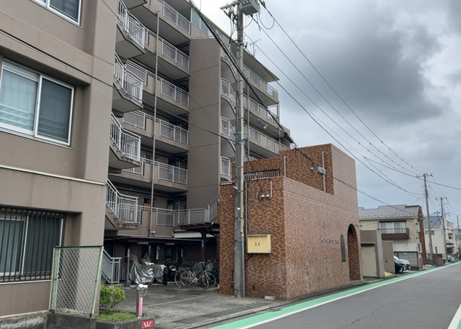 【外観】 | グリーンコーポ淵野辺 | マンションの外観は非常に重要なポイントです！外観の善し悪しは資産価値に大きな影響を与えます。外観のいいマンションを購入することで、高値で売却がしやすく、買い手が見つかりやすいというメリットがあります。
