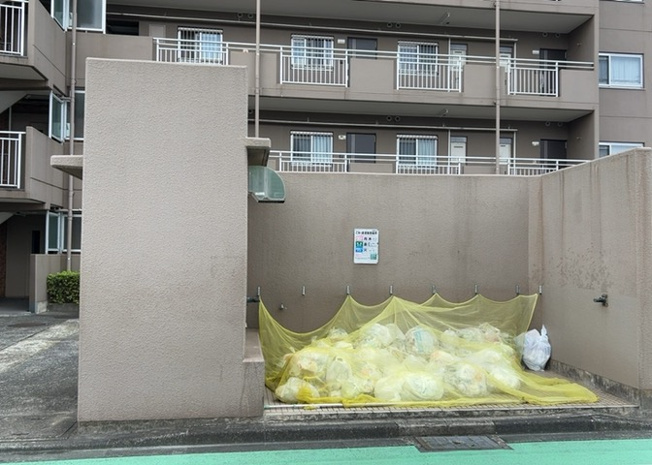 【設備】 | グリーンコーポ淵野辺 | 共有部分は、住民なら誰もが使える設備のこと。例えば駐車場やエレベーター、インターネット設備、セキュリティ設備などがあります。他にも、マンションの廊下・外部階段やエントランス・ゴミ置き場などがあります。