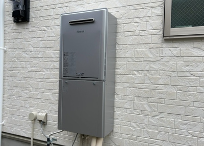 【発電・温水設備】 | 厚木市愛名　第10 | スイッチひとつでお湯張りや保温、足し湯が行える追焚機能付き給湯システムです。手軽にお湯の温度調節ができ、帰宅時間が異なるご家族でもいつでも温かいお風呂に入浴できる省エネ設計の温水設備です。
