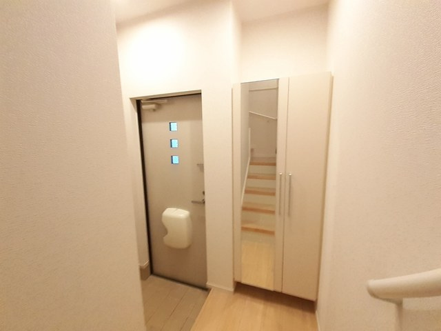 ミルクールの玄関