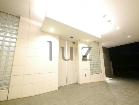 サニーリヴ北新横浜のエントランス