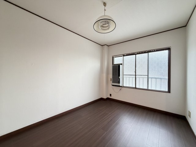 シティハイツ殿辻の洋室
