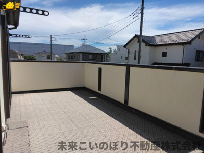 【バルコニー】 | 久喜市西大輪中古戸建て | 南向きのバルコニーは日当たり風当たりがとてもいいです。
洗濯物も良く乾きますね。
