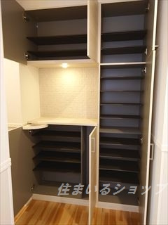 M’s Pronube 参番館の玄関|大型シューズボックス