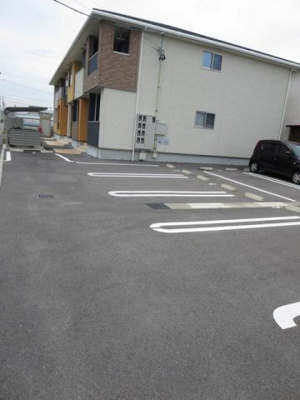 【駐車場】 | エヴェリーナⅢ | 駐車スペースもあります