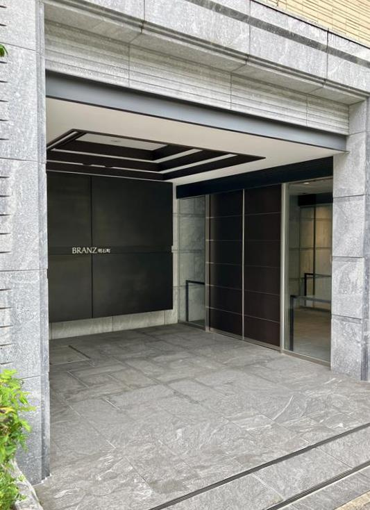 ブランズ明石町のエントランス|建物の内部です