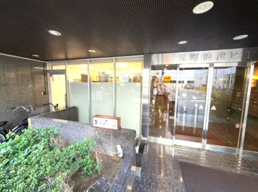 瓦町浪速ビルのエントランス