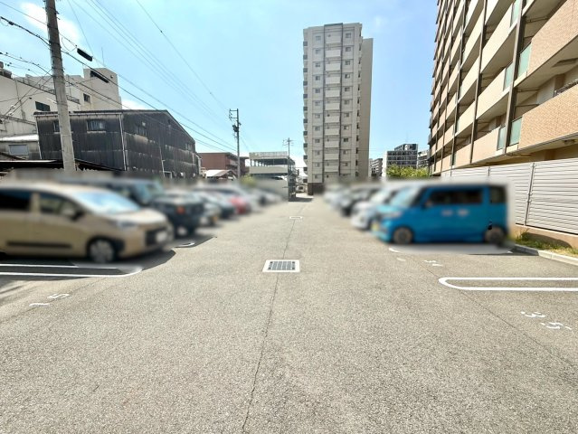 エムズシティ野並の駐車場