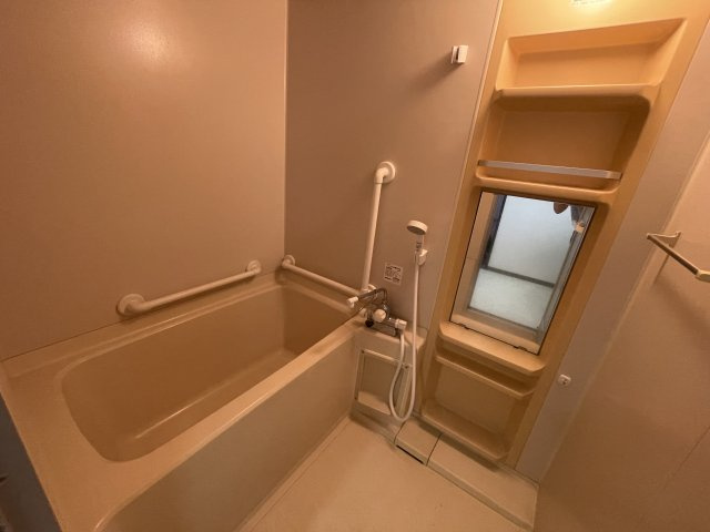 ロフティ北石垣の浴室