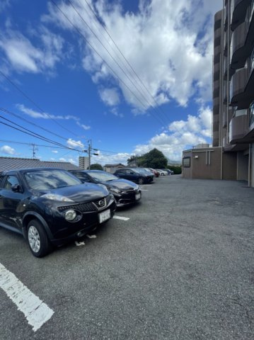 ロフティ北石垣の駐車場|敷地内駐車場