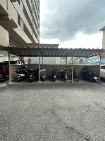 ロフティ北石垣のその他共用部分|バイク置き場