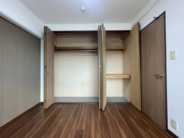 ロフティ北石垣の収納|クローゼットと物置。たっぷりと収納できます。