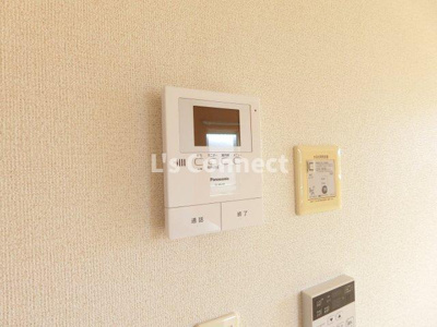 【セキュリティ】 | ヴィラ・ドナーチェⅡ | 突然の来客もＴＶモニターホンでしっかり確認。