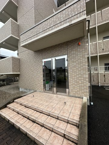 プレシオール上挙母のエントランス