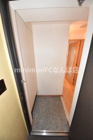 ディナスティ堺筋本町の玄関