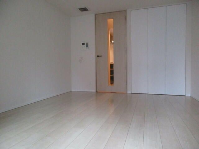 メゾンカルム本郷の居間・リビング
