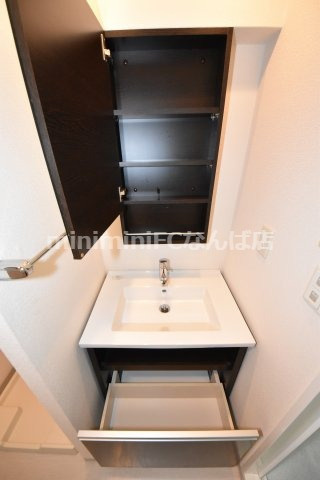 アプリーレ堺筋本町