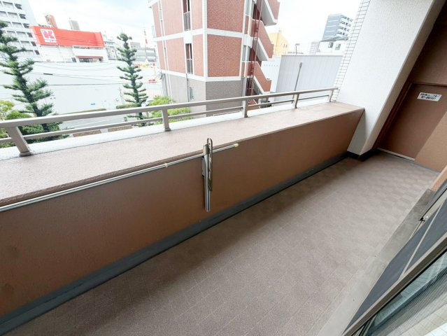 アウレリア上新庄ペアパークスのバルコニー