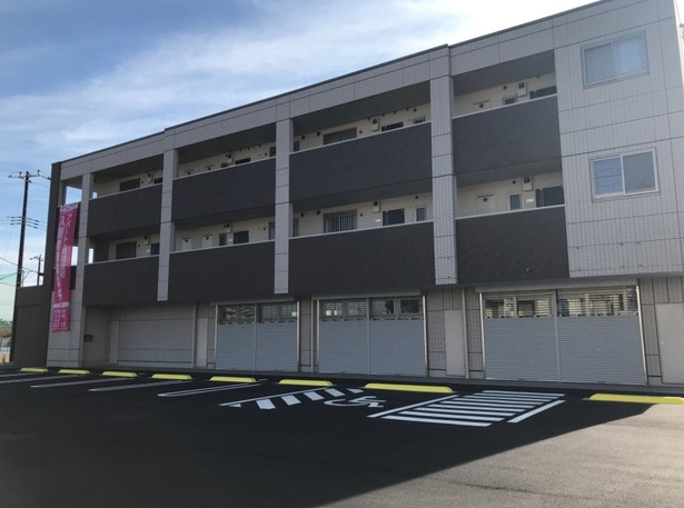リベルテの駐車場