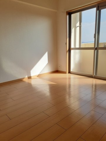 エルモソ　ピソの寝室|クローゼット付の寝室です☆