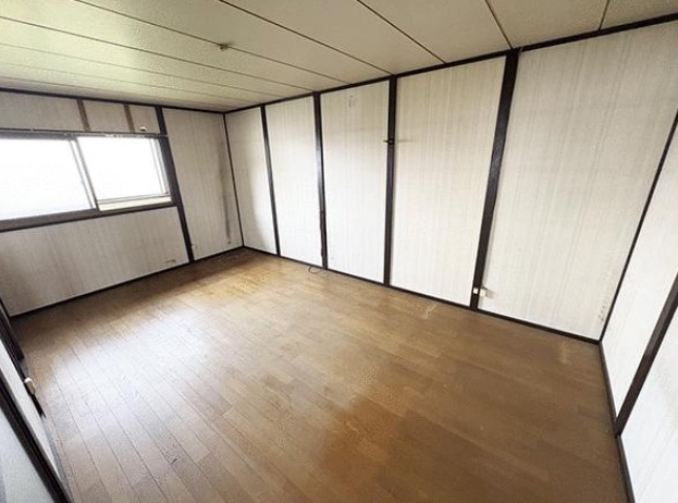 横浜市都筑区東方町の倉庫の内装