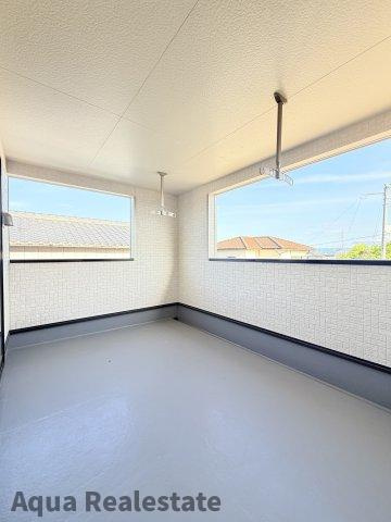 高松市鶴市町の新築一戸建のバルコニー|広々としたバルコニーです