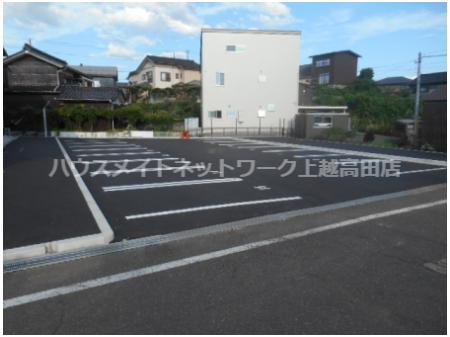 ラ・プラージュの駐車場|駐車場