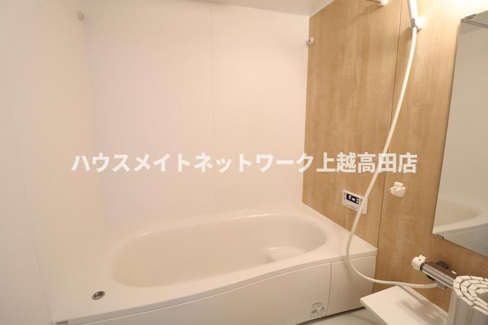 ラ・プラージュの浴室|浴室1坪（追焚機能付）（参考203号室反転室内写真）