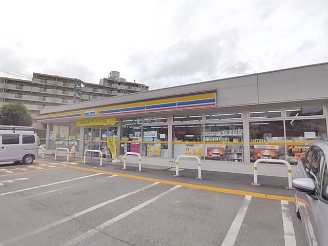 ミニストップ富士見鶴瀬西店まで450ｍ