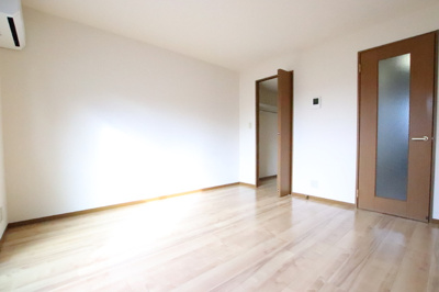 明るい印象のお部屋です