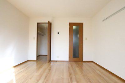 明るい印象のお部屋です
