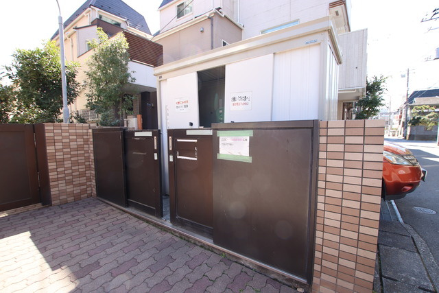 敷地内ゴミ置き場