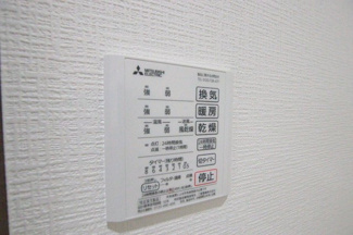 浴室乾燥機付き。