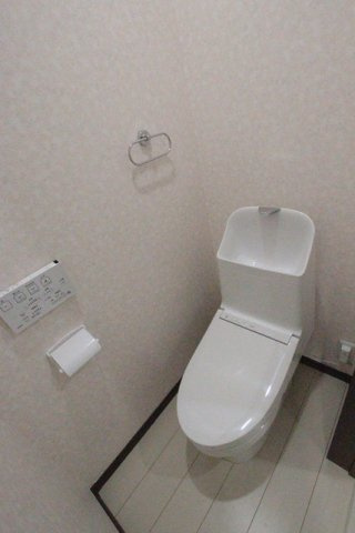 洗浄便座付き。