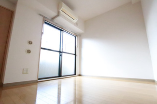 洋室6帖のお部屋です♪