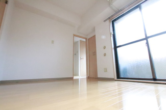 洋室6帖のお部屋です♪